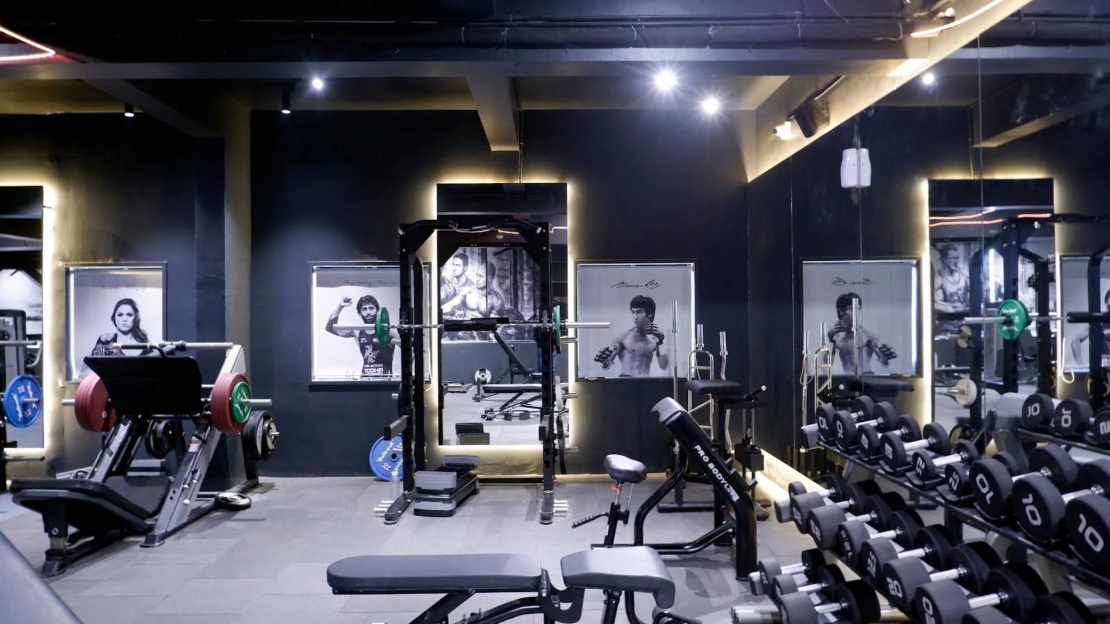 Premium equipment presentation imagery